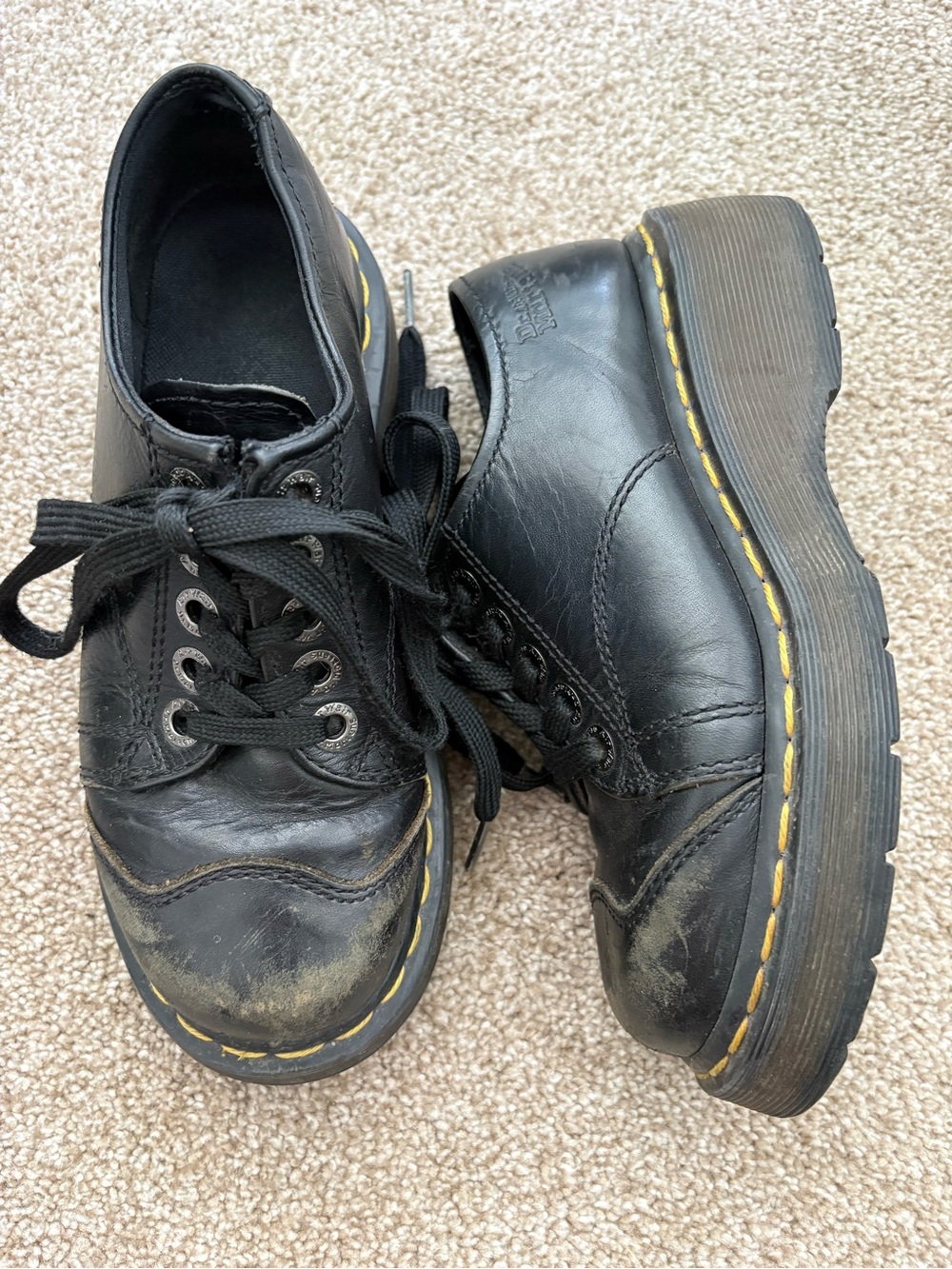 Vintage Dr. Martens 8652 Black Yellow Stitching Lace Up‎ Sneakers Size 5